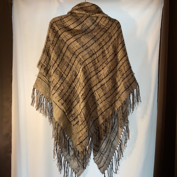 Very soft and comfy! Worn once. One size. - Picture 3 of 3